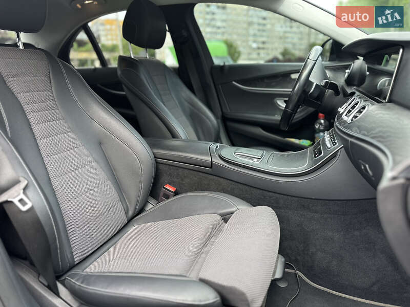 Седан Mercedes-Benz E-Class 2020 в Киеве