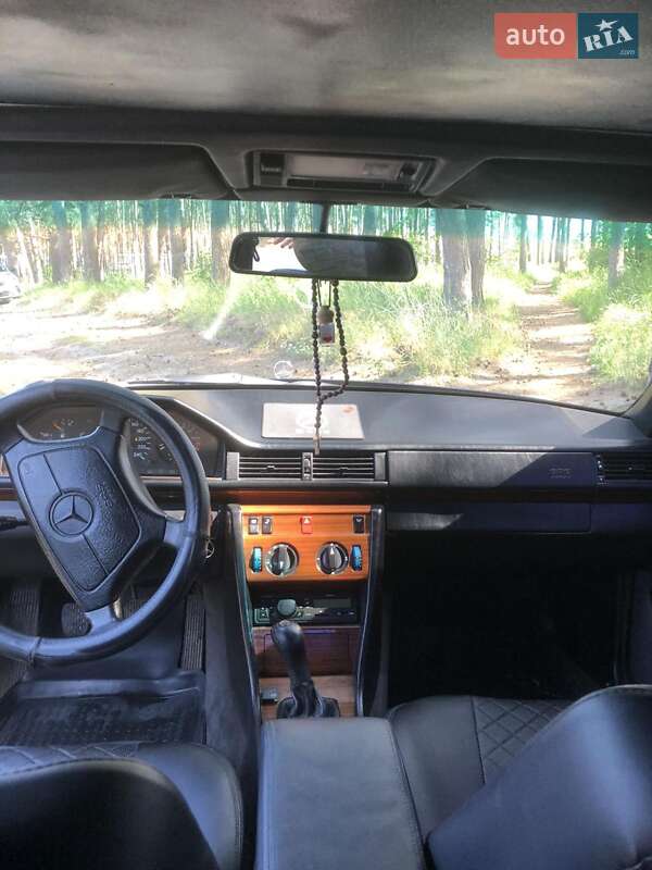 Седан Mercedes-Benz E-Class 1995 в Кропивницькому