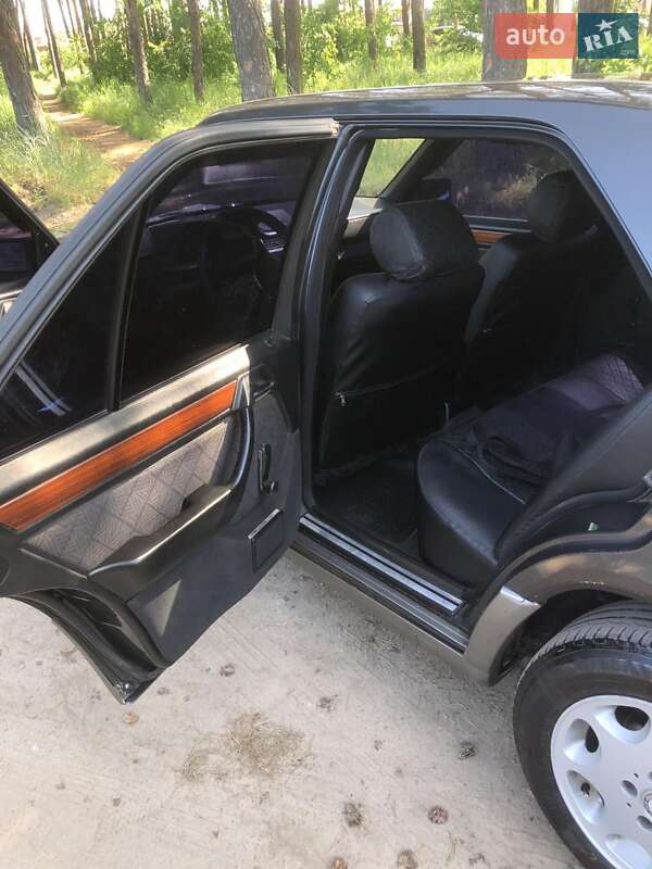 Седан Mercedes-Benz E-Class 1995 в Кропивницькому