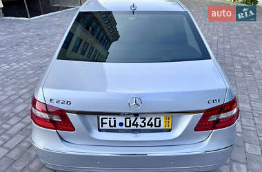 Седан Mercedes-Benz E-Class 2010 в 