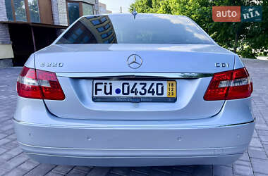 Седан Mercedes-Benz E-Class 2010 в 