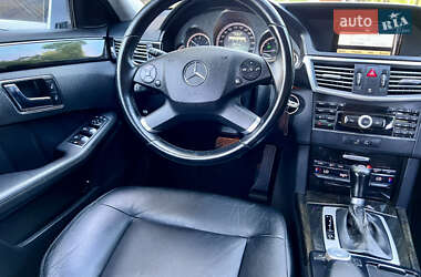 Седан Mercedes-Benz E-Class 2010 в 