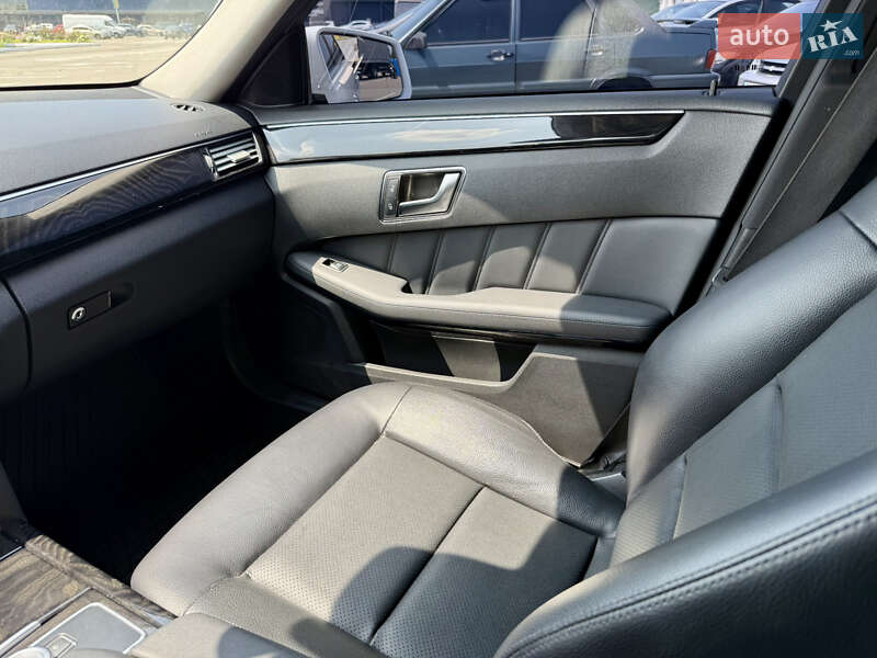Седан Mercedes-Benz E-Class 2012 в Киеве