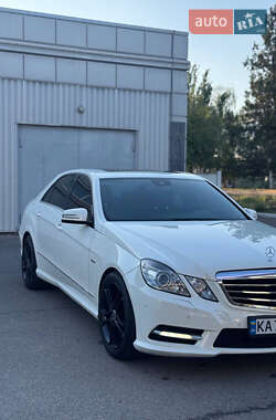 Седан Mercedes-Benz E-Class 2012 в 