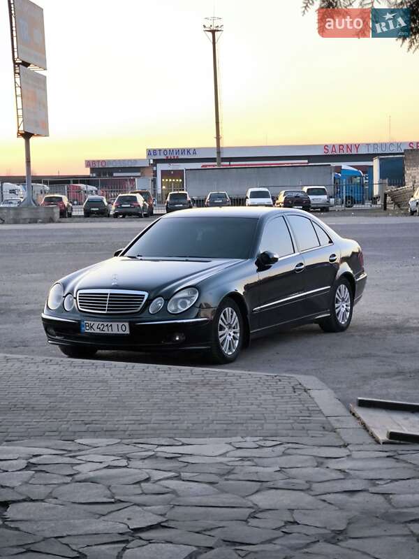 Mercedes-Benz E-Class 2005