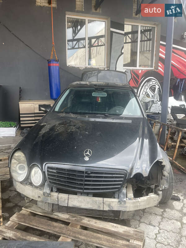 Седан Mercedes-Benz E-Class 2003 в 