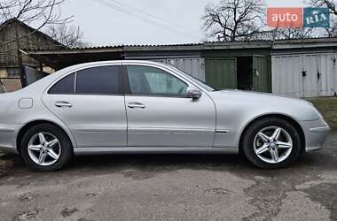 Седан Mercedes-Benz E-Class 2002 в 