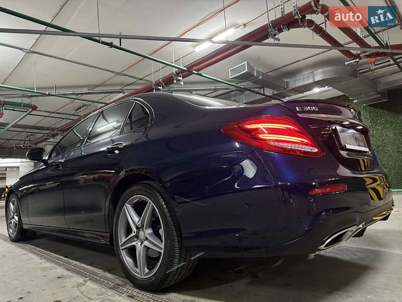 Седан Mercedes-Benz E-Class 2016 в Киеве