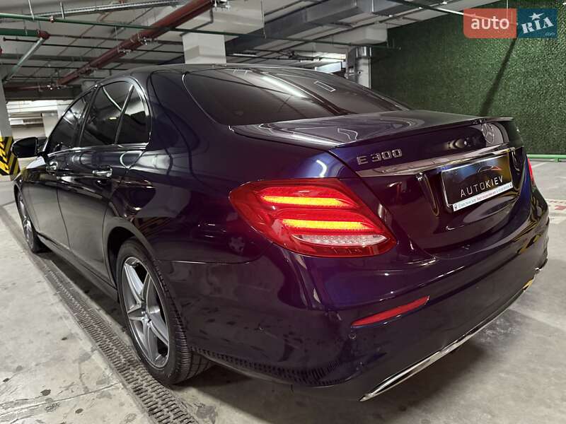 Седан Mercedes-Benz E-Class 2016 в Киеве