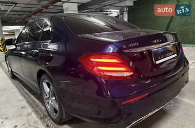 Седан Mercedes-Benz E-Class 2016 в 