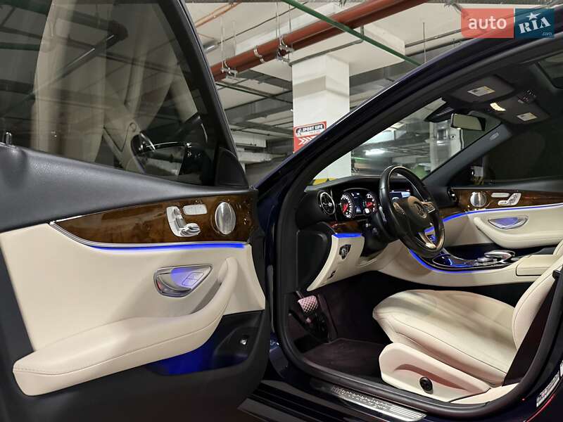 Седан Mercedes-Benz E-Class 2016 в Киеве