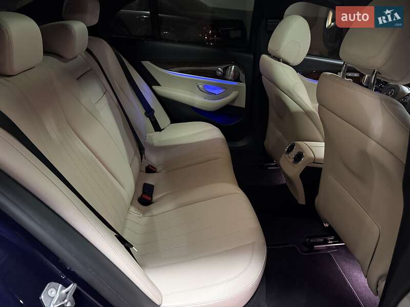 Седан Mercedes-Benz E-Class 2016 в Киеве