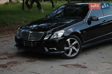 Седан Mercedes-Benz E-Class 2010 в 