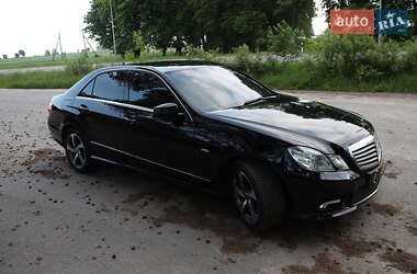 Седан Mercedes-Benz E-Class 2010 в 