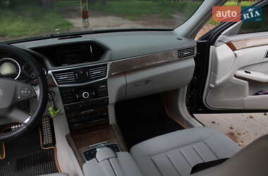 Седан Mercedes-Benz E-Class 2010 в 
