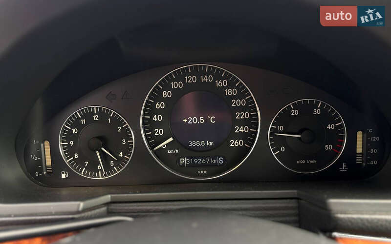 Седан Mercedes-Benz E-Class 2002 в Мукачевому