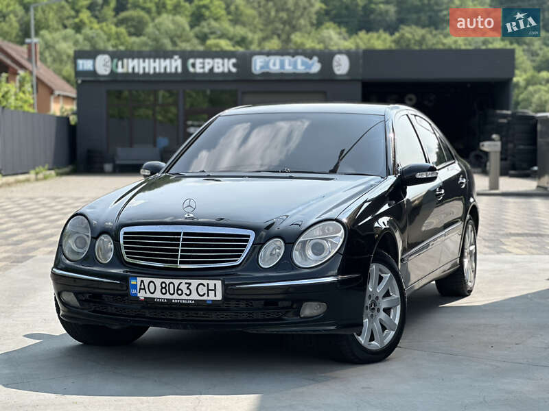 Седан Mercedes-Benz E-Class 2003 в Сваляве