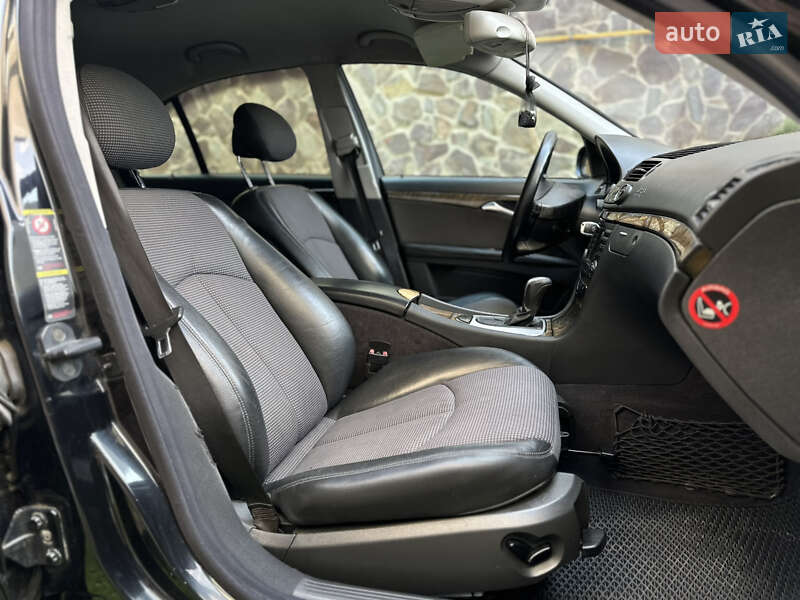 Седан Mercedes-Benz E-Class 2003 в Сваляве