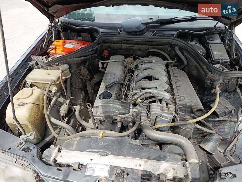Седан Mercedes-Benz E-Class 1993 в Луцке