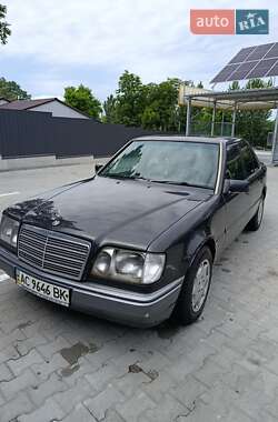 Седан Mercedes-Benz E-Class 1993 в Луцьку