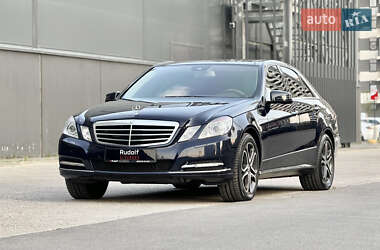 Седан Mercedes-Benz E-Class 2011 в 