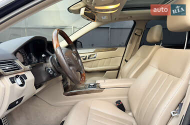 Седан Mercedes-Benz E-Class 2011 в 