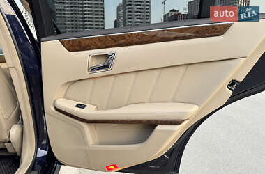 Седан Mercedes-Benz E-Class 2011 в 