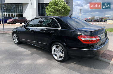 Седан Mercedes-Benz E-Class 2011 в 