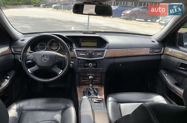 Седан Mercedes-Benz E-Class 2011 в 