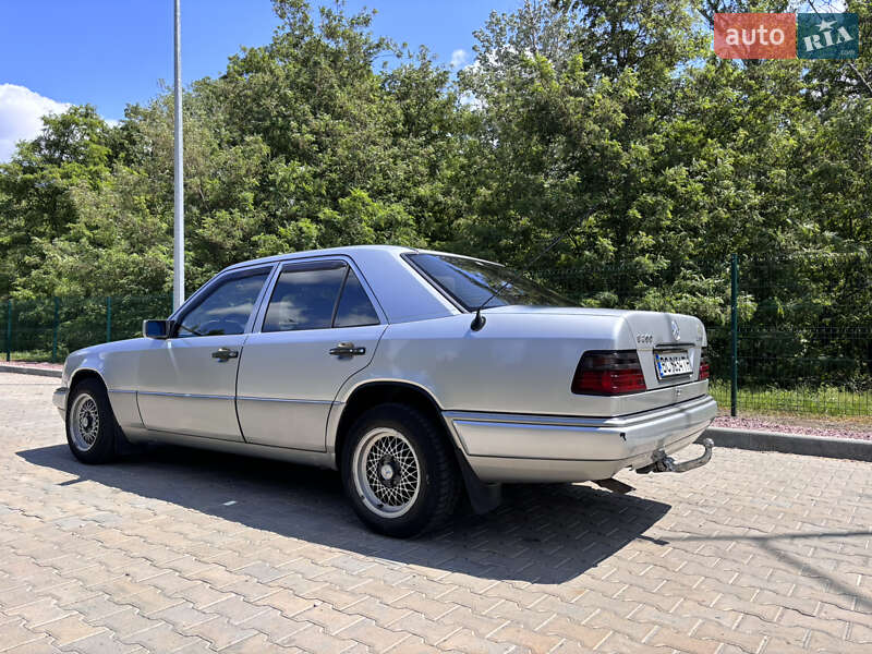 Седан Mercedes-Benz E-Class 1994 в Кременчуге