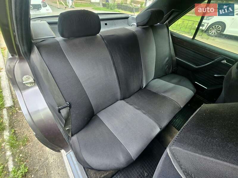 Седан Mercedes-Benz E-Class 1992 в Киеве