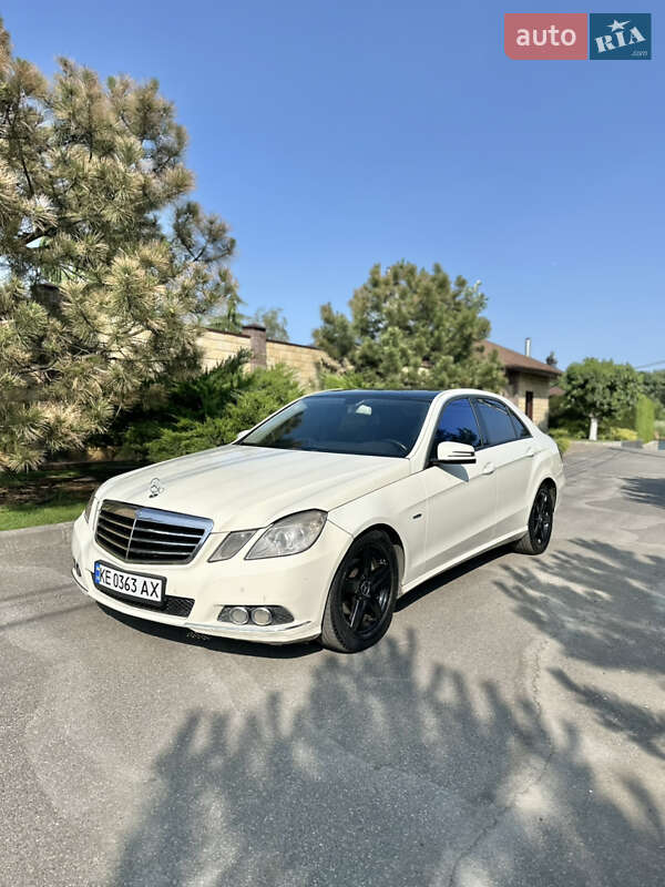 Mercedes-Benz E-Class 2011