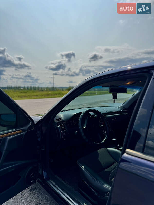 Седан Mercedes-Benz E-Class 1998 в Жовкві