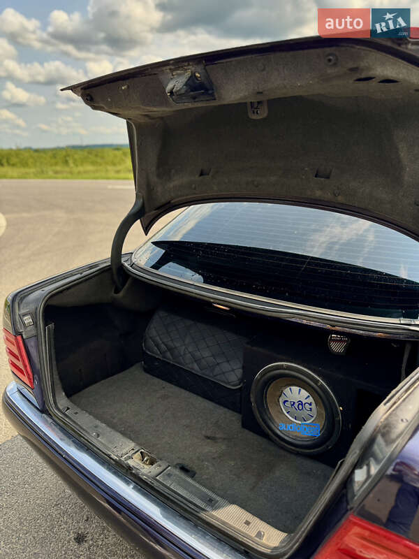 Седан Mercedes-Benz E-Class 1998 в Жовкві