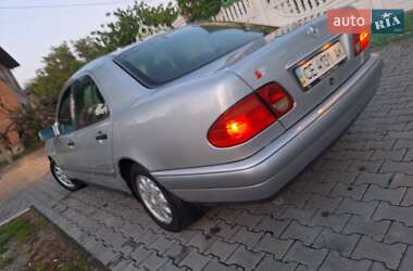 Седан Mercedes-Benz E-Class 2000 в 