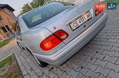 Седан Mercedes-Benz E-Class 2000 в 