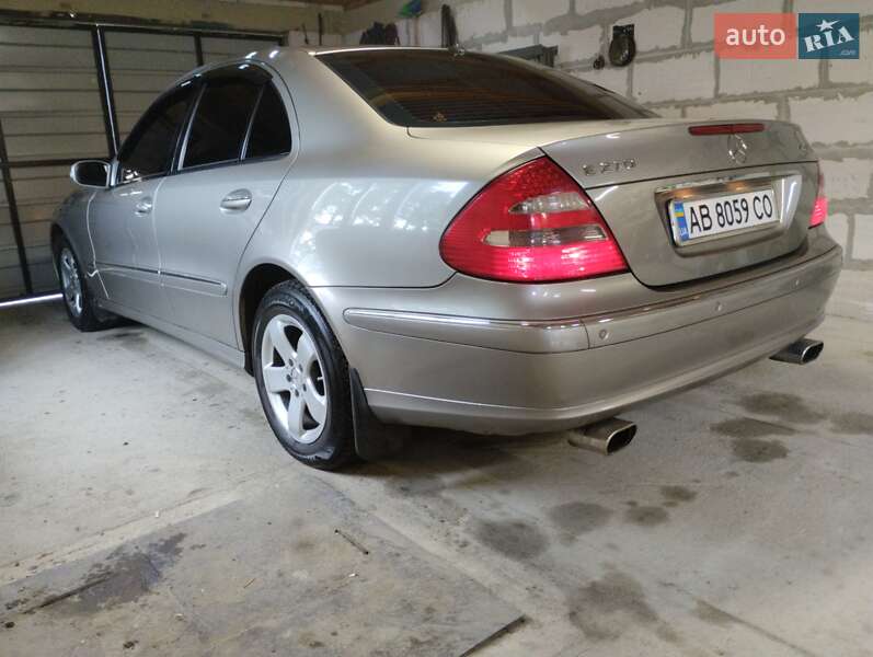 Седан Mercedes-Benz E-Class 2005 в 