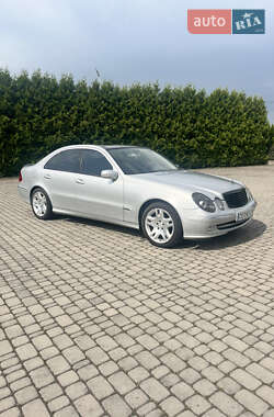 Седан Mercedes-Benz E-Class 2004 в Черновцах