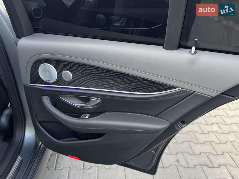 Седан Mercedes-Benz E-Class 2018 в Одесі фото 86 Седан Mercedes-Benz E-Class 2018 в Одесі