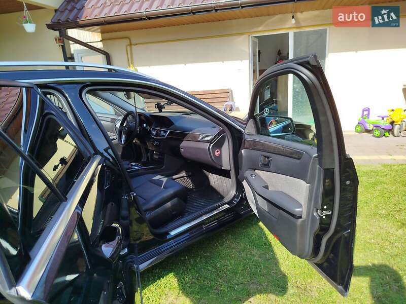 Універсал Mercedes-Benz E-Class 2012 в Хирові