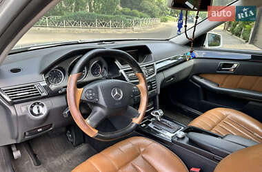 Седан Mercedes-Benz E-Class 2011 в 