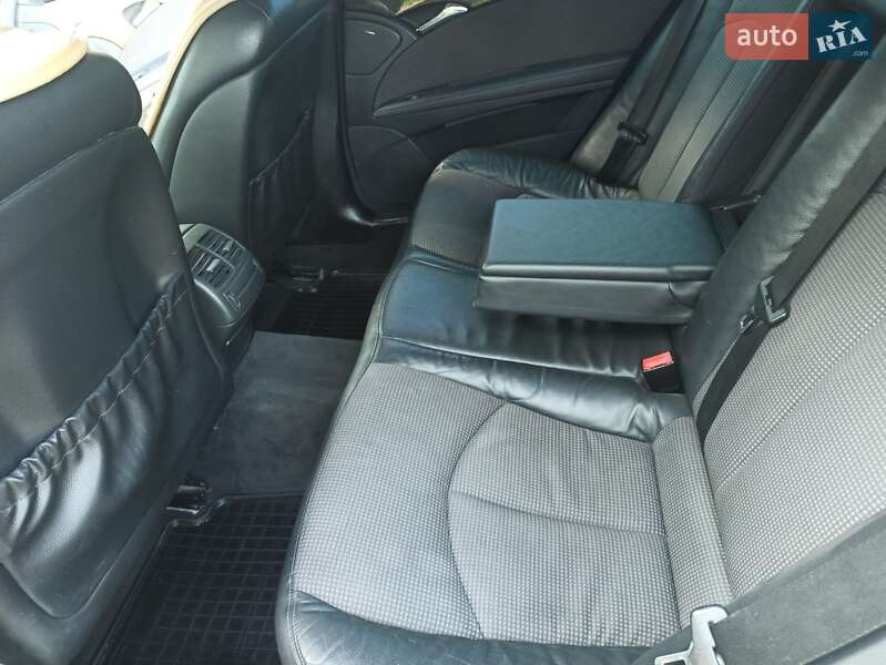 Седан Mercedes-Benz E-Class 2004 в Гайсину