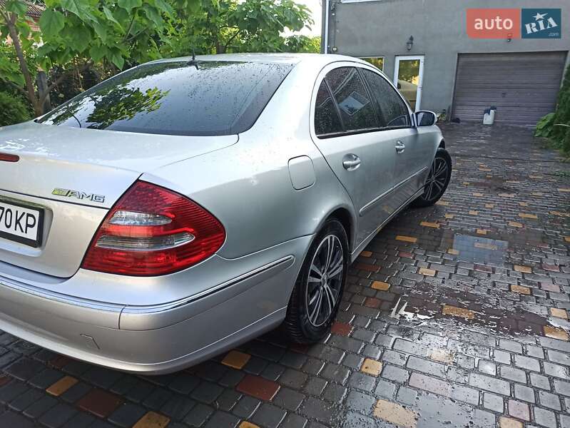 Седан Mercedes-Benz E-Class 2004 в Гайсину