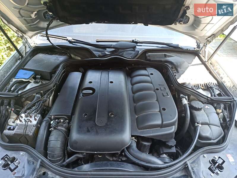 Седан Mercedes-Benz E-Class 2004 в Гайсину