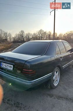 Седан Mercedes-Benz E-Class 1997 в 