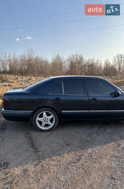Седан Mercedes-Benz E-Class 1997 в 