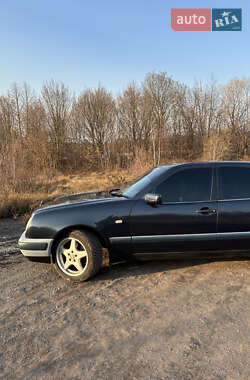 Седан Mercedes-Benz E-Class 1997 в 