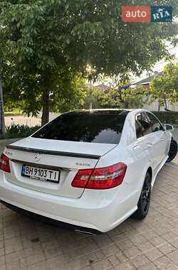Седан Mercedes-Benz E-Class 2012 в 