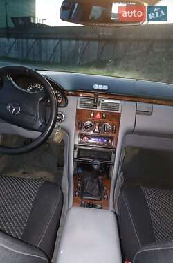 Седан Mercedes-Benz E-Class 1999 в 
