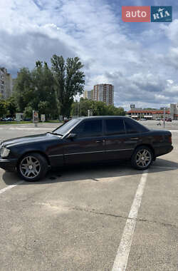 Седан Mercedes-Benz E-Class 1989 в 